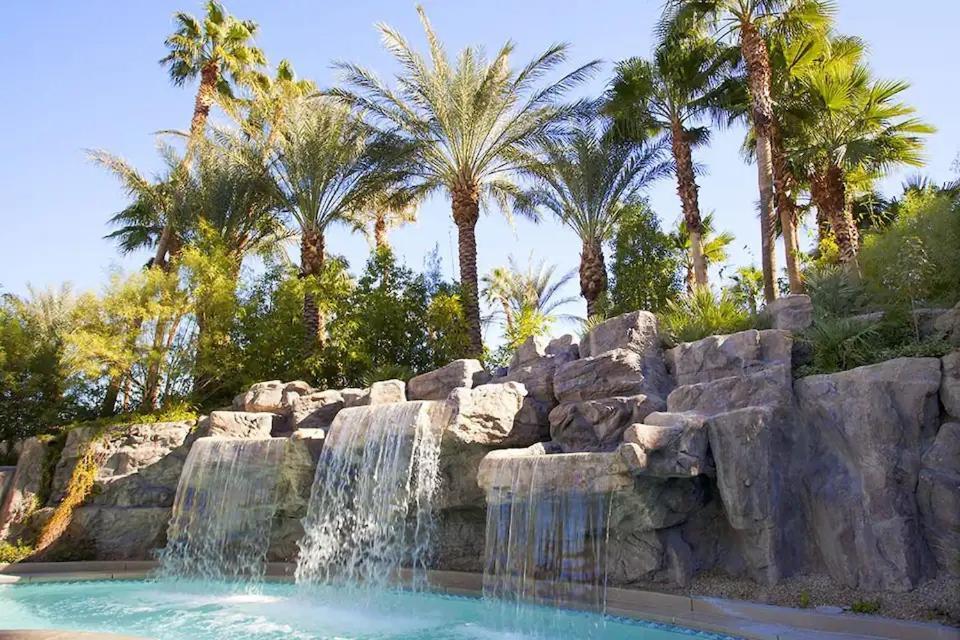 Tahiti Village Resort & Spa Las Vegas Dış mekan fotoğraf