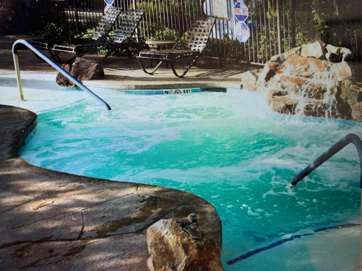 Tahiti Village Resort & Spa Las Vegas Dış mekan fotoğraf